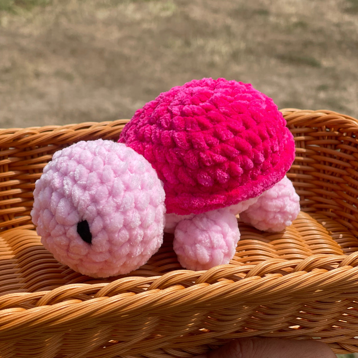 Petite peluche tortue au crochet – création artisanale française