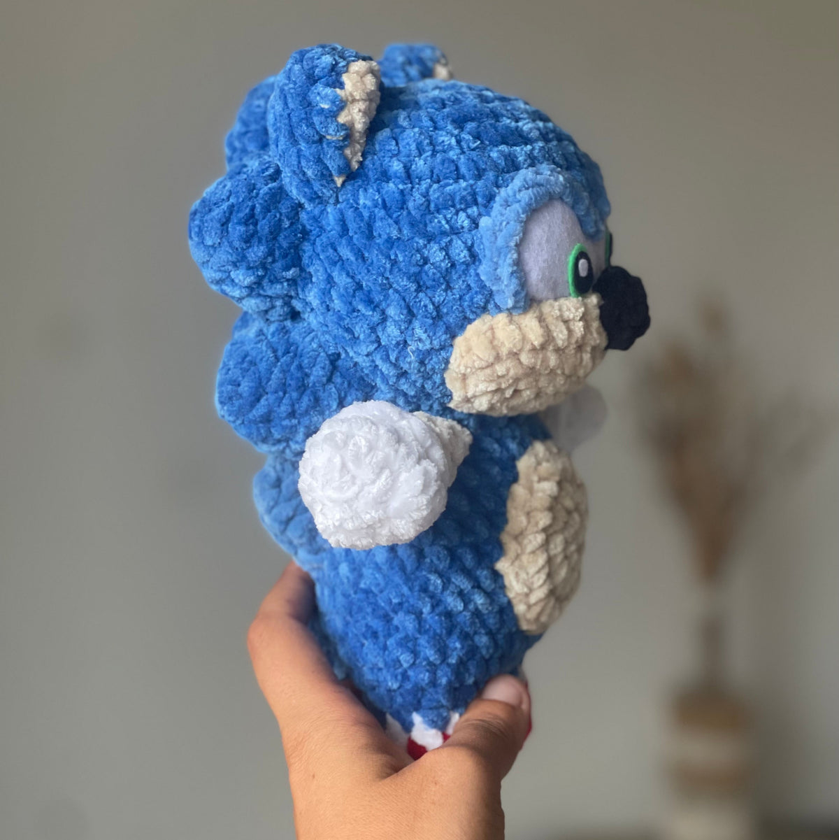 Peluche Sonic, hérisson au crochet - création artisanale fait main en Normandie 